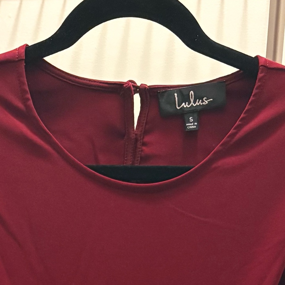 Lulus Burgundy Open-Back Maxi Gown – NWOT, Elegant Slit, Never Worn - Picture 7 of 10